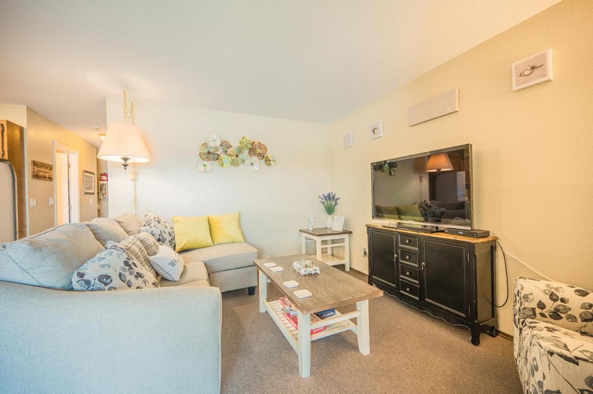 Cozystay Signature Lake Okanagan Resort Kelowna Esterno foto
