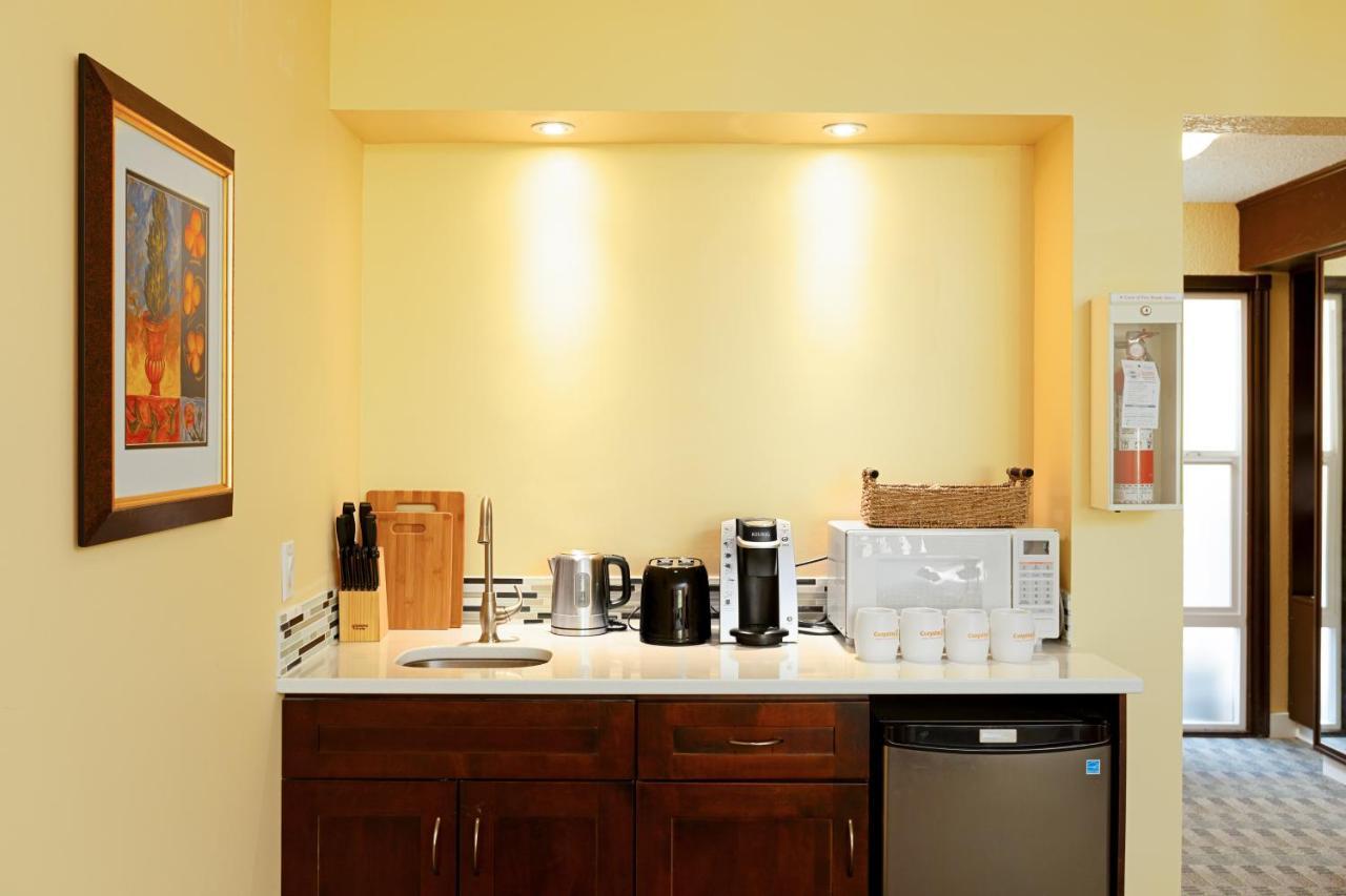 Cozystay Signature Lake Okanagan Resort Kelowna Esterno foto